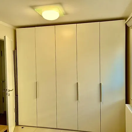 Deck 2 Modern Retreat Holiday home